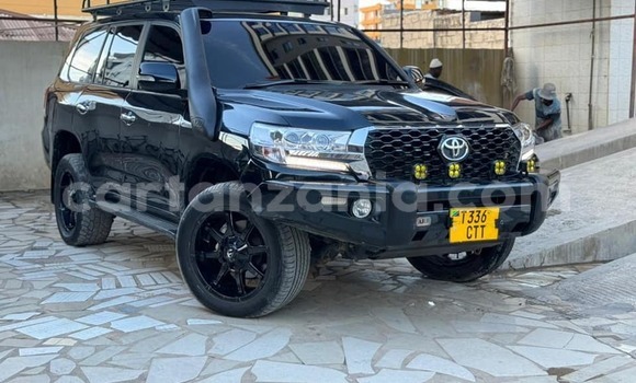 Buy Used Land Rover Defender Black Car in Dar es Salaam in Dar es Salaam Buy Used Land Rover Defender Black Car in Dar es Salaam in Dar es Salaam