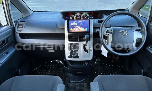 Buy Used Toyota Noah White Car in Babati Urban in Manyara Buy Used Toyota Noah White Car in Babati Urban in Manyara