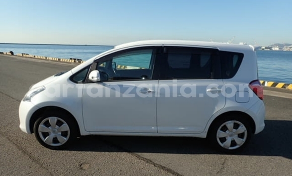 Nunua Imported Toyota Ractis Nyeupe Gari ndani ya Dar es Salaam nchini Dar es Salaam Nunua Imported Toyota Ractis Nyeupe Gari ndani ya Dar es Salaam nchini Dar es Salaam