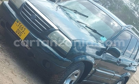 Nunua Ilio tumika Suzuki Escudo Nyeusi Gari ndani ya Vijijini vya Babati nchini Manyara