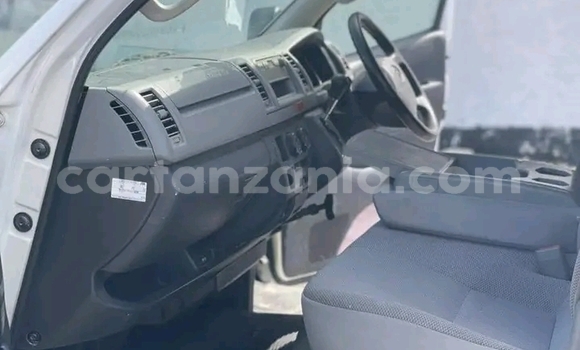 Buy Used Toyota Hiace White Car in Dar es Salaam in Dar es Salaam