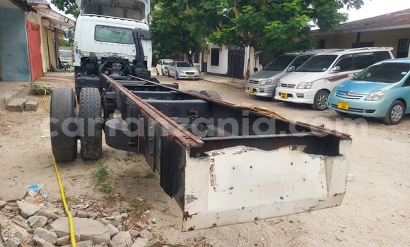 Buy Used Mitsubishi Space Wagon White Car in Dar es Salaam in Dar es Salaam Buy Used Mitsubishi Space Wagon White Car in Dar es Salaam in Dar es Salaam