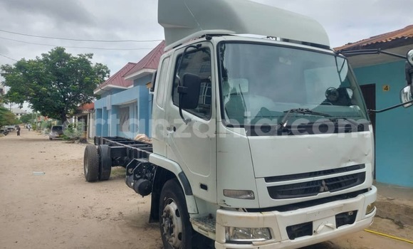 Buy Used Mitsubishi Space Wagon White Car in Dar es Salaam in Dar es Salaam Buy Used Mitsubishi Space Wagon White Car in Dar es Salaam in Dar es Salaam