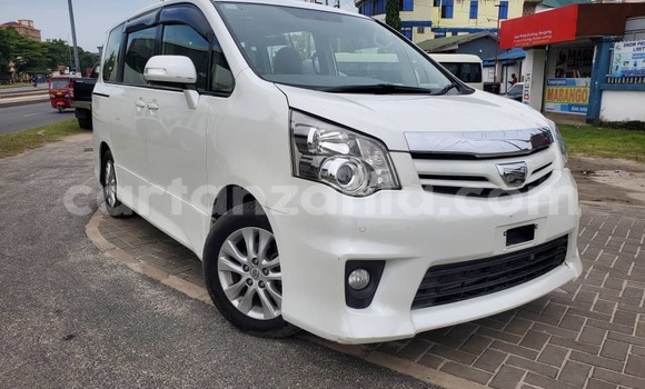 Buy Import Toyota Noah White Car in Dar es Salaam in Dar es Salaam Buy Import Toyota Noah White Car in Dar es Salaam in Dar es Salaam