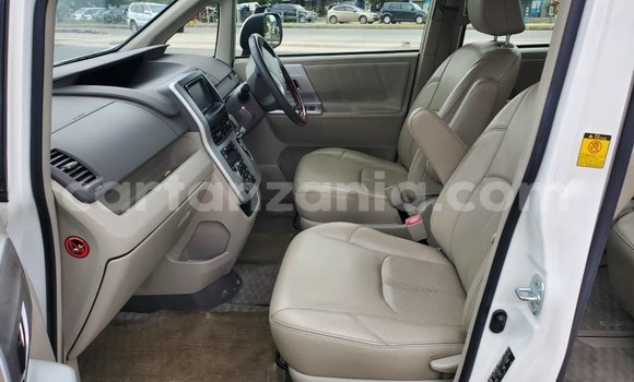 Buy Import Toyota Noah White Car in Dar es Salaam in Dar es Salaam Buy Import Toyota Noah White Car in Dar es Salaam in Dar es Salaam