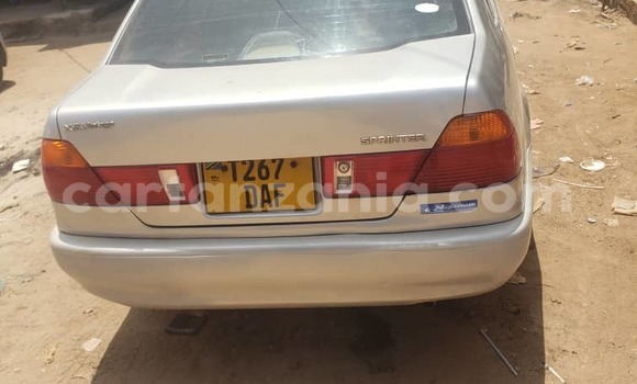 Nunua Ilio tumika Toyota Sprinter Fedha Gari ndani ya Dar es Salaam nchini Dar es Salaam