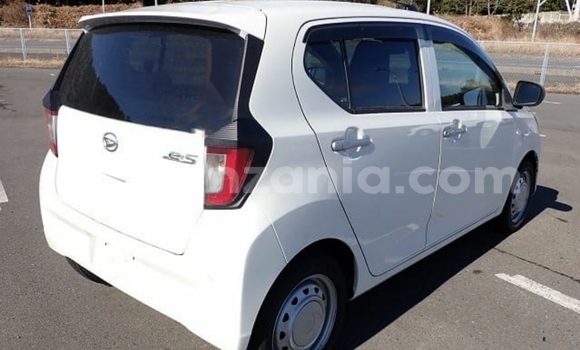 Nunua Imported Daihatsu Mira e:S Nyeupe Gari ndani ya Dar es Salaam nchini Dar es Salaam Nunua Imported Daihatsu Mira e:S Nyeupe Gari ndani ya Dar es Salaam nchini Dar es Salaam