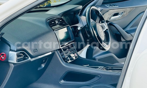 Nunua Imported Jaguar F-Pace Nyeupe Gari ndani ya Dar es Salaam nchini Dar es Salaam Nunua Imported Jaguar F-Pace Nyeupe Gari ndani ya Dar es Salaam nchini Dar es Salaam