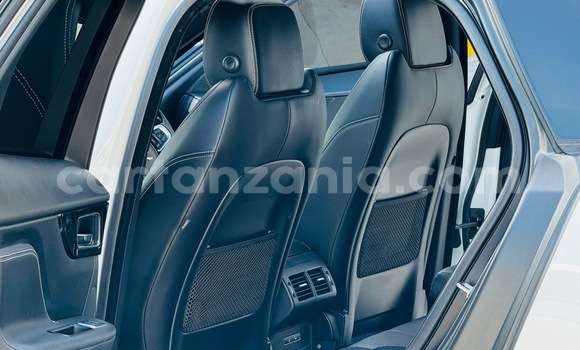 Nunua Imported Jaguar F-Pace Nyeupe Gari ndani ya Dar es Salaam nchini Dar es Salaam Nunua Imported Jaguar F-Pace Nyeupe Gari ndani ya Dar es Salaam nchini Dar es Salaam