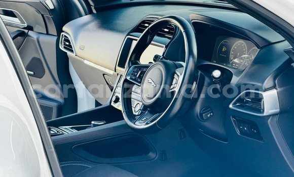Nunua Imported Jaguar F-Pace Nyeupe Gari ndani ya Dar es Salaam nchini Dar es Salaam Nunua Imported Jaguar F-Pace Nyeupe Gari ndani ya Dar es Salaam nchini Dar es Salaam
