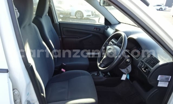 Nunua Imported Toyota Probox Nyeupe Gari ndani ya Dar es Salaam nchini Dar es Salaam Nunua Imported Toyota Probox Nyeupe Gari ndani ya Dar es Salaam nchini Dar es Salaam