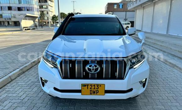 Nunua Ilio tumika Toyota Prado Nyeupe Gari ndani ya Dar es Salaam nchini Dar es Salaam