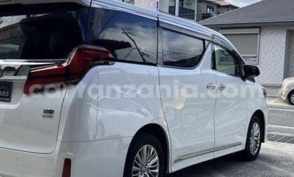 Buy Used Toyota Alphard White Car in Dar es Salaam in Dar es Salaam Buy Used Toyota Alphard White Car in Dar es Salaam in Dar es Salaam