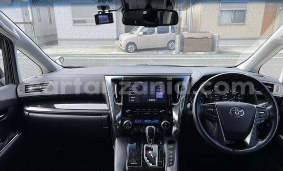 Buy Used Toyota Alphard White Car in Dar es Salaam in Dar es Salaam Buy Used Toyota Alphard White Car in Dar es Salaam in Dar es Salaam