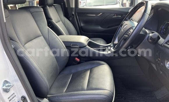 Buy Used Toyota Alphard White Car in Dar es Salaam in Dar es Salaam Buy Used Toyota Alphard White Car in Dar es Salaam in Dar es Salaam