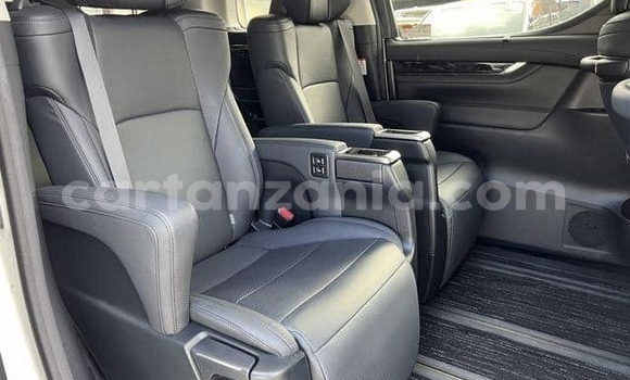 Buy Used Toyota Alphard White Car in Dar es Salaam in Dar es Salaam Buy Used Toyota Alphard White Car in Dar es Salaam in Dar es Salaam