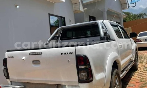 Buy New Toyota Hilux White Car in Dar es Salaam in Dar es Salaam Buy New Toyota Hilux White Car in Dar es Salaam in Dar es Salaam