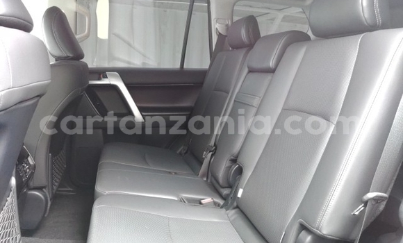 Nunua Imported Toyota Land Cruiser Prado Nyeusi Gari ndani ya Dar es Salaam nchini Dar es Salaam Nunua Imported Toyota Land Cruiser Prado Nyeusi Gari ndani ya Dar es Salaam nchini Dar es Salaam