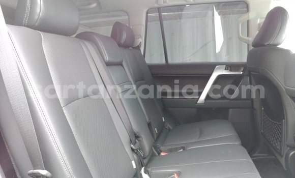 Nunua Imported Toyota Land Cruiser Prado Nyeusi Gari ndani ya Dar es Salaam nchini Dar es Salaam Nunua Imported Toyota Land Cruiser Prado Nyeusi Gari ndani ya Dar es Salaam nchini Dar es Salaam