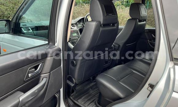 Buy Import Land Rover Range Rover White Car in Dar es Salaam in Dar es Salaam Buy Import Land Rover Range Rover White Car in Dar es Salaam in Dar es Salaam