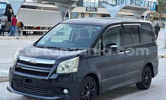 Buy Used Toyota Noah Black Car in Babati Rural in Manyara Buy Used Toyota Noah Black Car in Babati Rural in Manyara