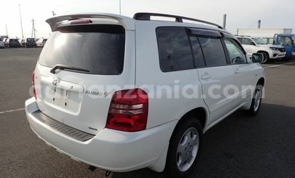 Nunua Imported Toyota Kluger Nyeupe Gari ndani ya Dar es Salaam nchini Dar es Salaam Nunua Imported Toyota Kluger Nyeupe Gari ndani ya Dar es Salaam nchini Dar es Salaam