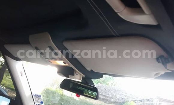 Buy Used Land Rover Range Rover Vogue Silver Car in Dar es Salaam in Dar es Salaam Buy Used Land Rover Range Rover Vogue Silver Car in Dar es Salaam in Dar es Salaam