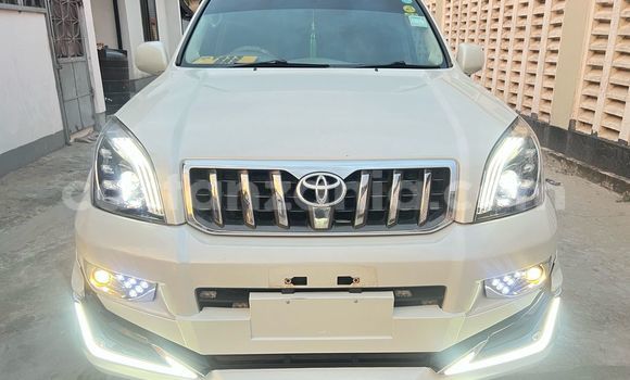 Buy Used Toyota Prado White Car in Dar es Salaam in Dar es Salaam Buy Used Toyota Prado White Car in Dar es Salaam in Dar es Salaam