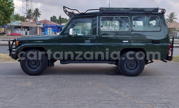 Buy Used Toyota Land Cruiser Green Car in Dar es Salaam in Dar es Salaam Buy Used Toyota Land Cruiser Green Car in Dar es Salaam in Dar es Salaam