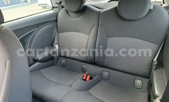 Nunua Ilio tumika Mini Cooper Nyeusi Gari ndani ya Dar es Salaam nchini Dar es Salaam Nunua Ilio tumika Mini Cooper Nyeusi Gari ndani ya Dar es Salaam nchini Dar es Salaam