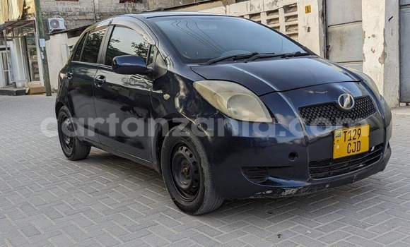 Buy Used Toyota Vitz White Car in Bahi in Dodoma