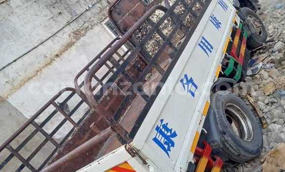 Nunua Ilio tumika Ford AEV AMBULANCE Nyeupe Lori ndani ya Bahi nchini Dodoma Nunua Ilio tumika Ford AEV AMBULANCE Nyeupe Lori ndani ya Bahi nchini Dodoma