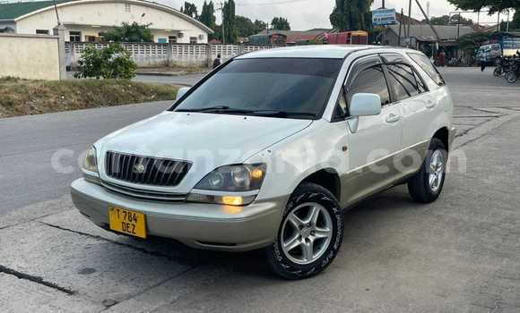 Buy Used Toyota Harrier White Car in Bariadi in Simiyu Buy Used Toyota Harrier White Car in Bariadi in Simiyu