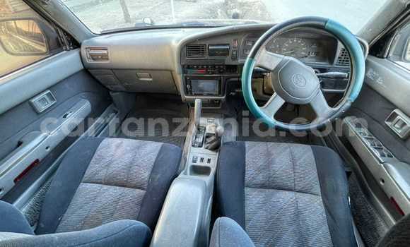 Nunua Ilio tumika Toyota Hilux Nyeusi Gari ndani ya Bagamoyo nchini Pwani Nunua Ilio tumika Toyota Hilux Nyeusi Gari ndani ya Bagamoyo nchini Pwani