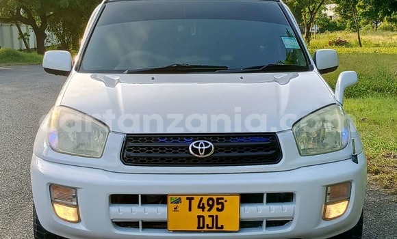 Nunua Ilio tumika Toyota RAV4 Nyeupe Gari ndani ya Dar es Salaam nchini Dar es Salaam