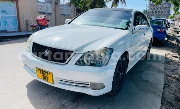 Buy Used Toyota Crown White Car in Dar es Salaam in Dar es Salaam Buy Used Toyota Crown White Car in Dar es Salaam in Dar es Salaam