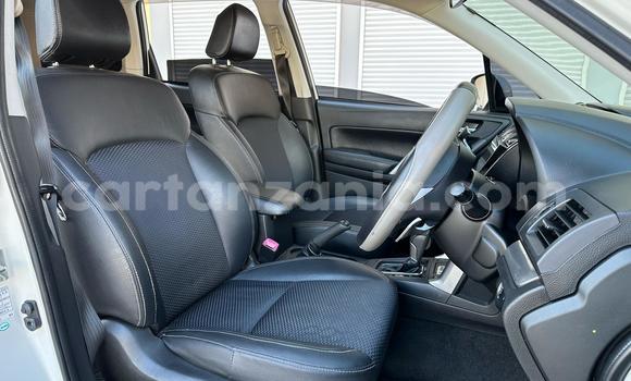 Nunua Ilio tumika Subaru Forester Nyeupe Gari ndani ya Dar es Salaam nchini Dar es Salaam Nunua Ilio tumika Subaru Forester Nyeupe Gari ndani ya Dar es Salaam nchini Dar es Salaam