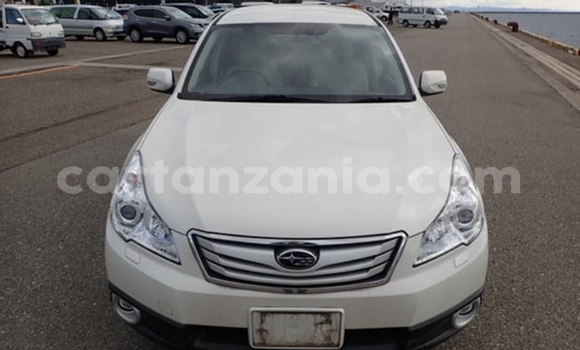 Nunua Imported Subaru Outback Nyeupe Gari ndani ya Dar es Salaam nchini Dar es Salaam