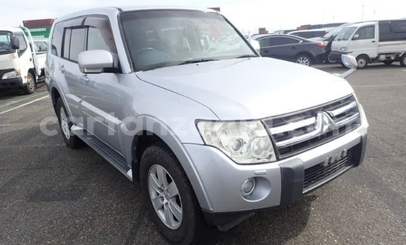 Buy Import Mitsubishi Pajero Silver Car in Dar es Salaam in Dar es Salaam Buy Import Mitsubishi Pajero Silver Car in Dar es Salaam in Dar es Salaam