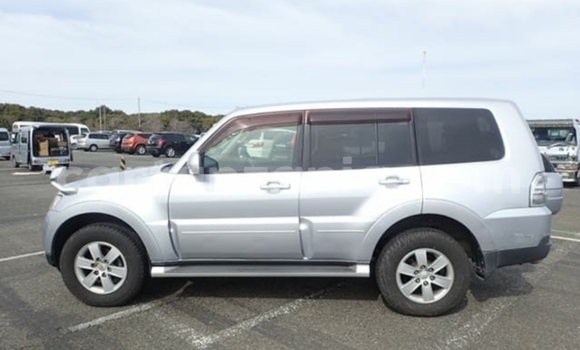 Buy Import Mitsubishi Pajero Silver Car in Dar es Salaam in Dar es Salaam Buy Import Mitsubishi Pajero Silver Car in Dar es Salaam in Dar es Salaam