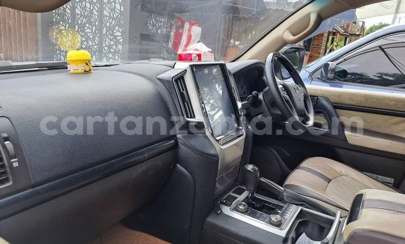 Buy Used Toyota Land Cruiser White Car in Dar es Salaam in Dar es Salaam Buy Used Toyota Land Cruiser White Car in Dar es Salaam in Dar es Salaam
