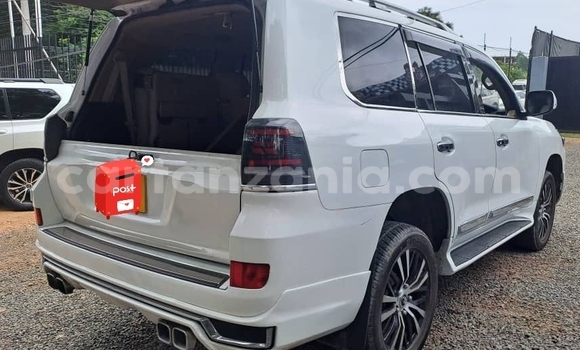 Buy Used Toyota Land Cruiser White Car in Dar es Salaam in Dar es Salaam Buy Used Toyota Land Cruiser White Car in Dar es Salaam in Dar es Salaam