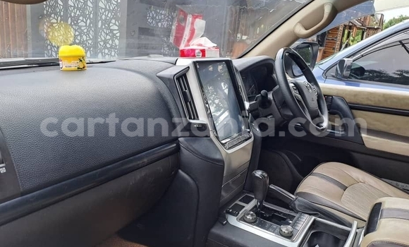 Buy Used Toyota Land Cruiser White Car in Dar es Salaam in Dar es Salaam Buy Used Toyota Land Cruiser White Car in Dar es Salaam in Dar es Salaam