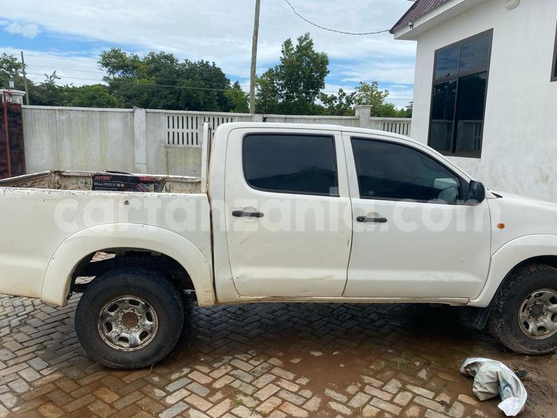 Big with watermark toyota hilux tabora tabora municipal 21040