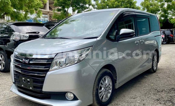 Buy New Toyota Noah Silver Car in Dar es Salaam in Dar es Salaam Buy New Toyota Noah Silver Car in Dar es Salaam in Dar es Salaam