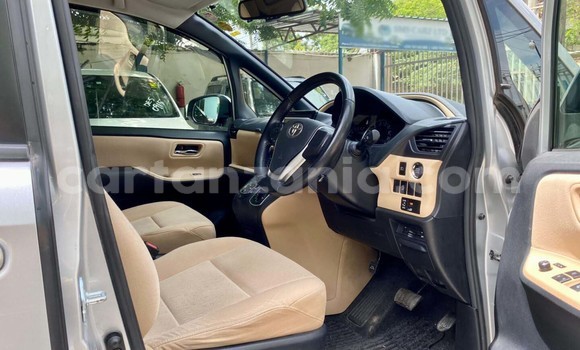 Buy New Toyota Noah Silver Car in Dar es Salaam in Dar es Salaam Buy New Toyota Noah Silver Car in Dar es Salaam in Dar es Salaam