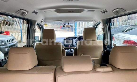 Buy New Toyota Noah Silver Car in Dar es Salaam in Dar es Salaam Buy New Toyota Noah Silver Car in Dar es Salaam in Dar es Salaam