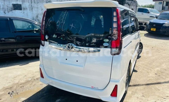 Buy New Toyota Noah White Car in Dar es Salaam in Dar es Salaam Buy New Toyota Noah White Car in Dar es Salaam in Dar es Salaam