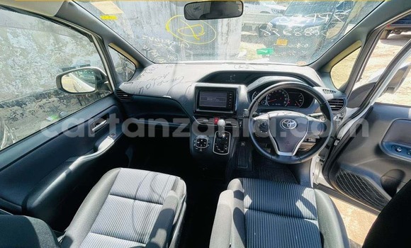 Buy New Toyota Noah White Car in Dar es Salaam in Dar es Salaam Buy New Toyota Noah White Car in Dar es Salaam in Dar es Salaam