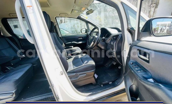 Buy New Toyota Noah White Car in Dar es Salaam in Dar es Salaam Buy New Toyota Noah White Car in Dar es Salaam in Dar es Salaam